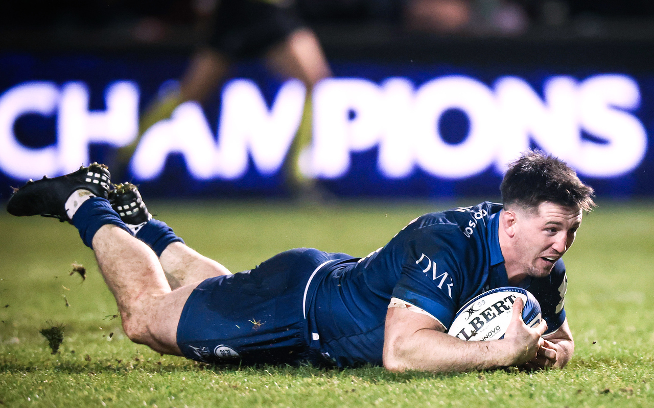 Ben Curry runs in to score his side's second try of the match 19/1/2025